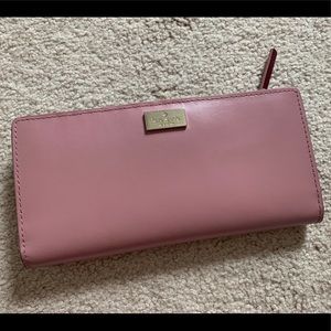 Kate Spade Cameron bifold wallet in Dusty Peony